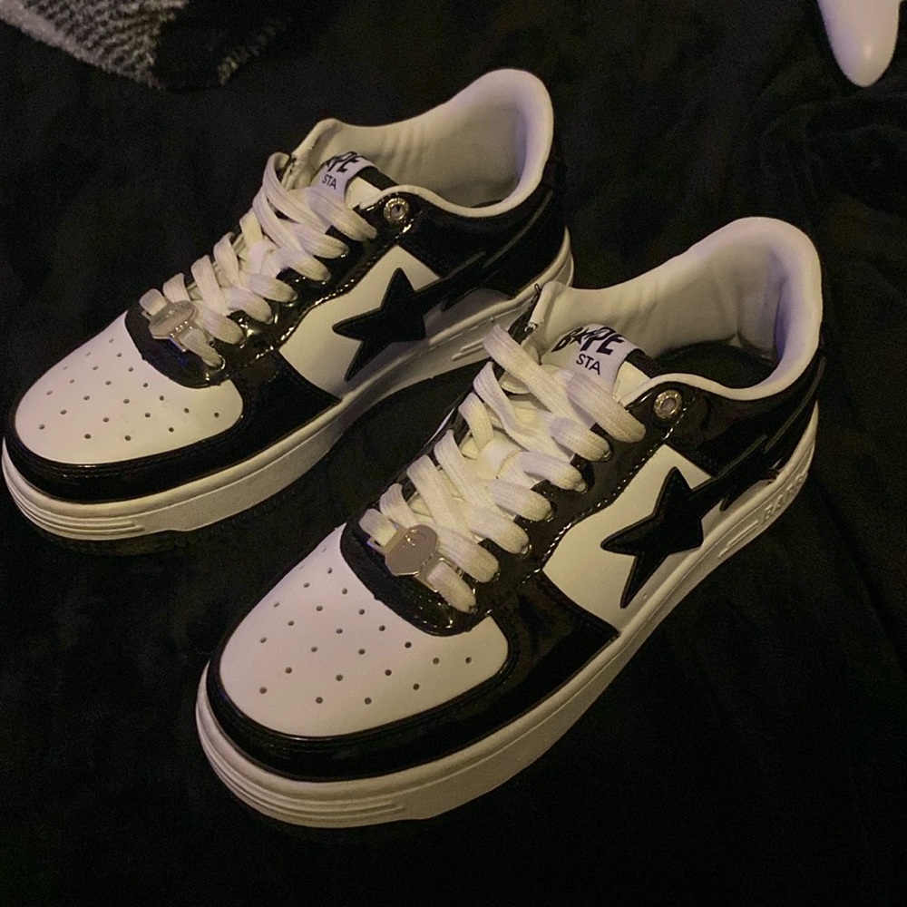 Bathing apes glazed, only worn twice. (Not creased)